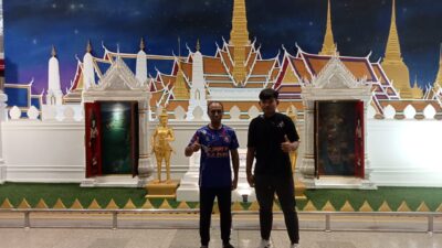 Belajar Mandiri, Kahfi deRossi Antar Romanus ke Bandara Bangkok