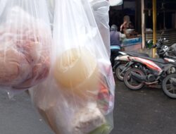 Harga Komoditas Pokok di Pasar Tumpah Medokan Ayu Selangit