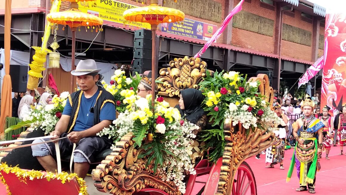 Kirab Budaya Mojo Bangkit