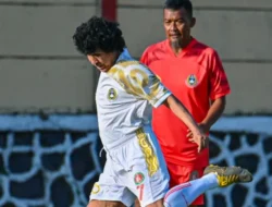 Mamak Alhadad Cetak Gol Charity Games Legenda Timnas