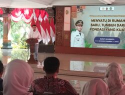 Bupati Albarraa Motivasi Mahasiswa asal Mojokerto Kuliah Unesa
