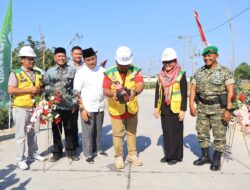 Jalan Poros Desa Klampok-Munggugebang Gresik Dibeton