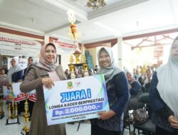 Kader Posyandu Kota Mojokerto Terima Penghargaan